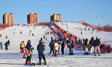 AG真人:从400到10万——一座滑雪场撬动的城市更新实践